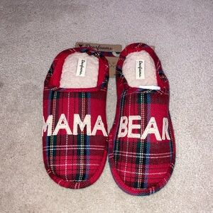 NWT Dearfoams women’s slippers - mama bear